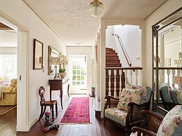Drakestone House Manor With Breathtaking Cotswolds Views