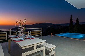 Arca Villa - Enchanting Sunset!