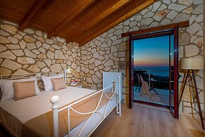 Arca Villa - Enchanting Sunset!