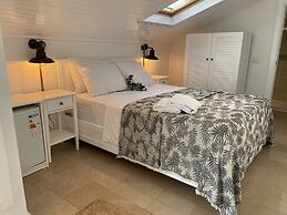 Alaçatı Moonbox Hotel