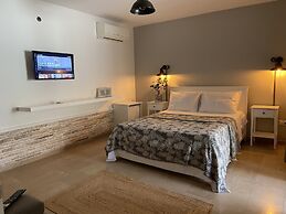 Alaçatı Moonbox Hotel