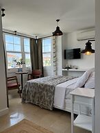 Alaçatı Moonbox Hotel