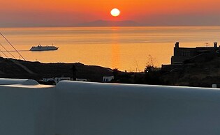 Paola Sunset Mykonos
