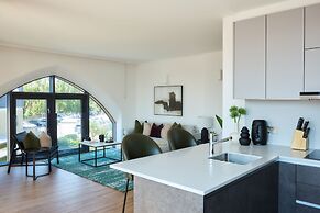 Kew Bridge by Viridian Apartments