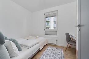 Riverside Apartment & Parking by Renters