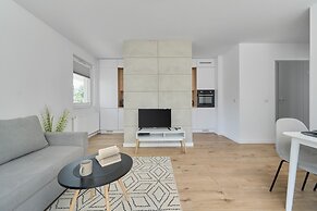 Riverside Apartment & Parking by Renters