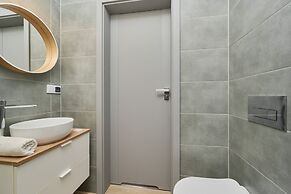 Riverside Apartment & Parking by Renters