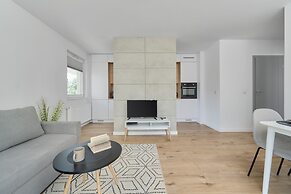 Riverside Apartment & Parking by Renters