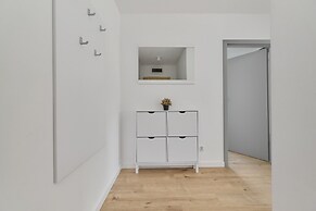 Riverside Apartment & Parking by Renters