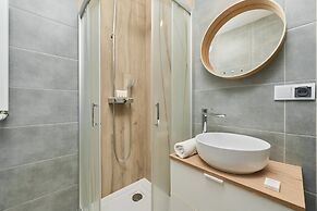 Riverside Apartment & Parking by Renters