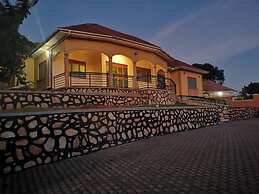 Lovely 5-bed House in Ndejje Kampala