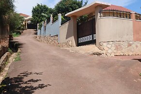 Lovely 5-bed House in Ndejje Kampala