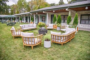 The Springs Motel