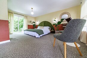 The Springs Motel