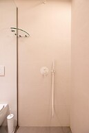 Earth Boutique Apartments Next to Stavros Niarchos