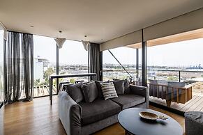 Earth Boutique Apartments Next to Stavros Niarchos