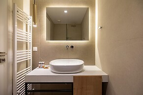Earth Boutique Apartments Next to Stavros Niarchos
