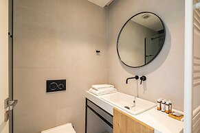 Earth Boutique Apartments Next to Stavros Niarchos