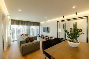 Earth Boutique Apartments Next to Stavros Niarchos