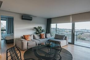 Earth Boutique Apartments Next to Stavros Niarchos