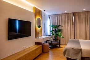 Earth Boutique Apartments Next to Stavros Niarchos