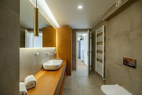 Earth Boutique Apartments Next to Stavros Niarchos