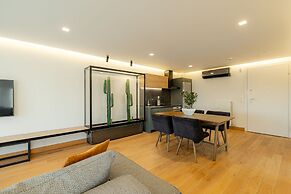 Earth Boutique Apartments Next to Stavros Niarchos