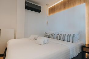 Earth Boutique Apartments Next to Stavros Niarchos