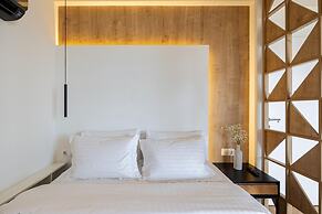Earth Boutique Apartments Next to Stavros Niarchos