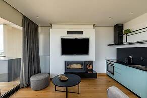 Earth Boutique Apartments Next to Stavros Niarchos