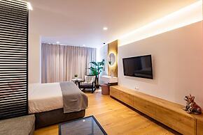 Earth Boutique Apartments Next to Stavros Niarchos