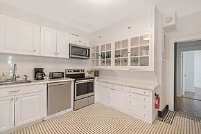 Roami at Mimosa Manor