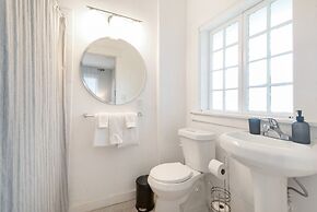 Roami at Mimosa Manor