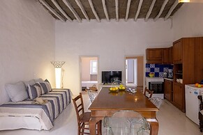 Platanos Cycladic House