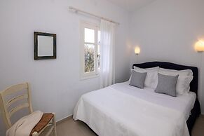 Platanos Cycladic House