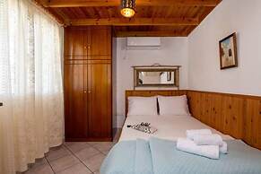 Nemelo Beach House in Panormos