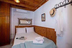 Nemelo Beach House in Panormos