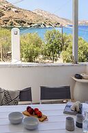 Nemelo Beach House in Panormos