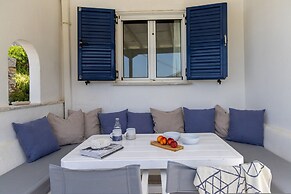 Nemelo Beach House in Panormos