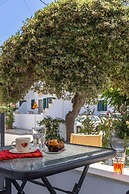 Mellow Mood Tinos Town