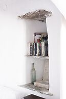 Daphnis the Artist s House