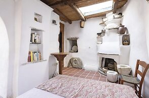 Daphnis the Artist s House