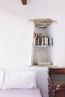 Daphnis the Artist s House