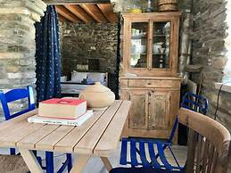 Delphis the Artist s House