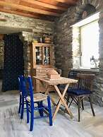 Delphis the Artist s House