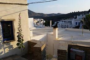 Delphis the Artist s House