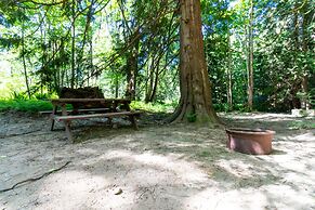 Riverbend Cottages & RV Resort