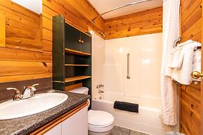 Riverbend Cottages & RV Resort