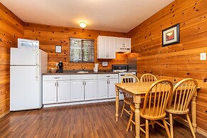 Riverbend Cottages & RV Resort