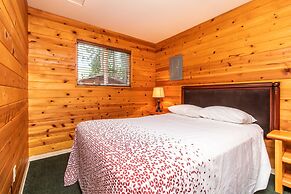 Riverbend Cottages & RV Resort